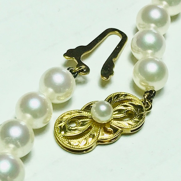 ⭐️HOST PICK⭐️ MIKIMOTO Akoya Pearl Necklace w/18KT Gold Clasp - Picture 12 of 14